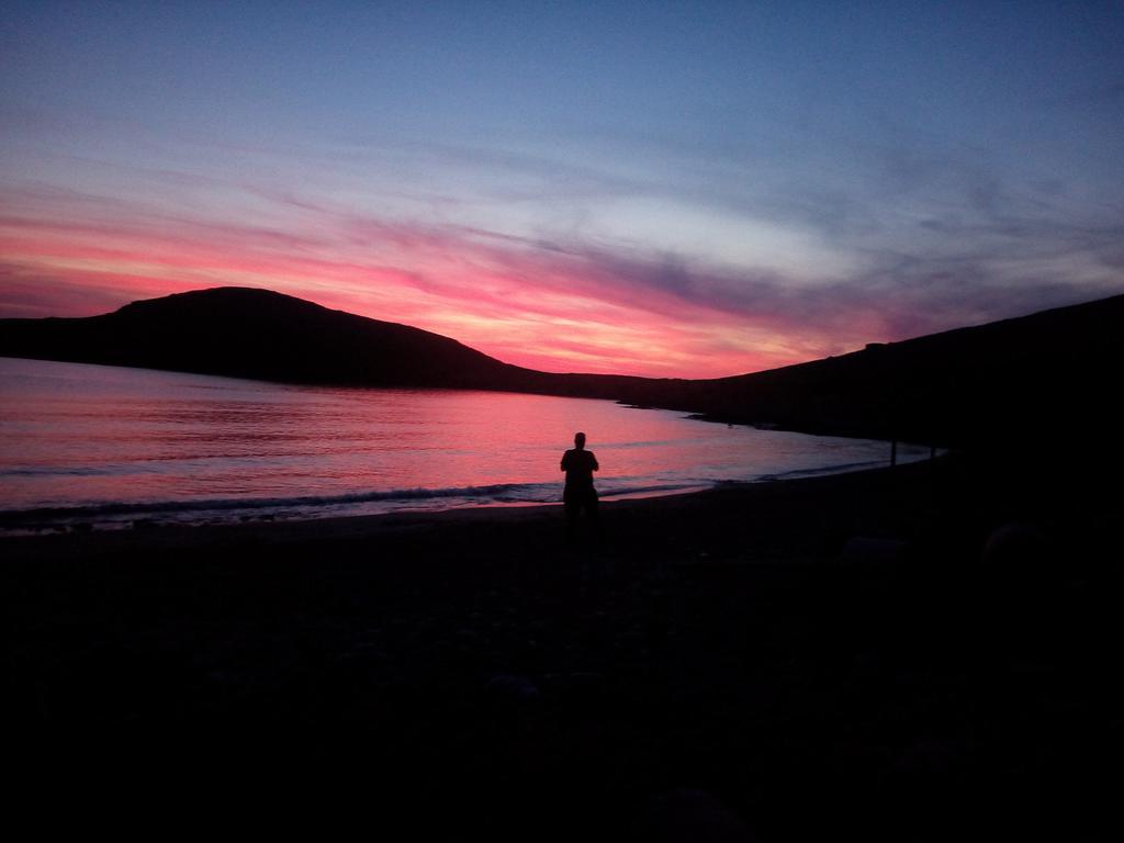 Tramonto Nel Delfini Lägenhet Kini Exteriör bild