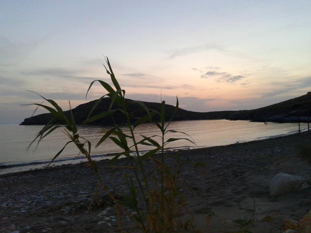 Tramonto Nel Delfini Lägenhet Kini Exteriör bild