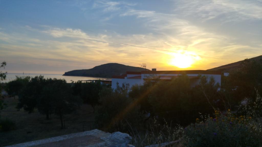 Tramonto Nel Delfini Lägenhet Kini Exteriör bild