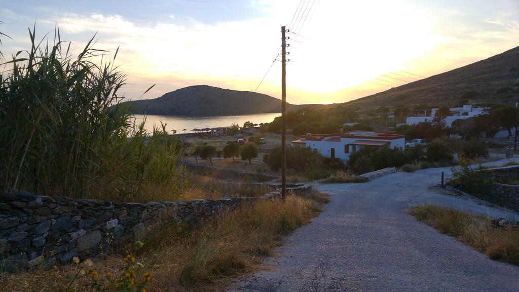 Tramonto Nel Delfini Lägenhet Kini Exteriör bild